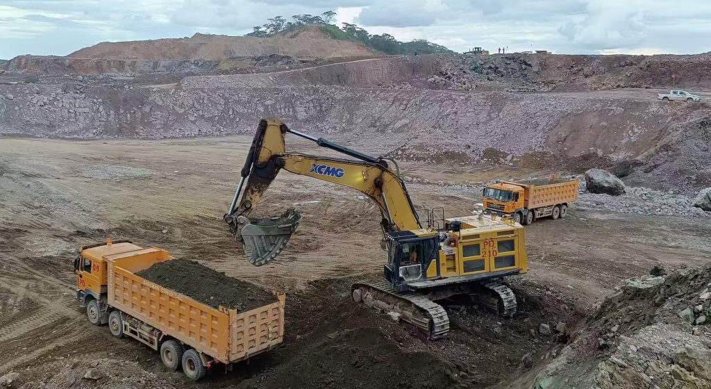 Chinese heavy dump truck on haul road