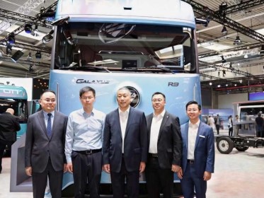 MIIT Delegation Visits Foton Motor Booth at IAA Mobility Hannover