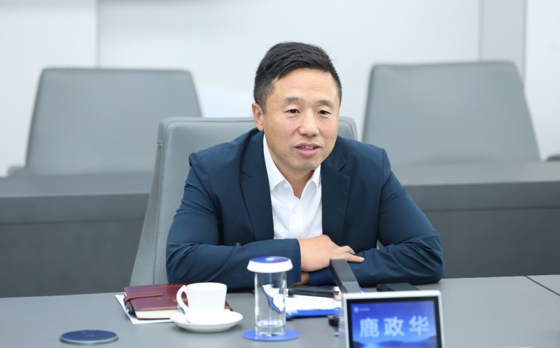 Lu Zhenghua, General Manager of BAIC Foton, addresses the signing ceremony