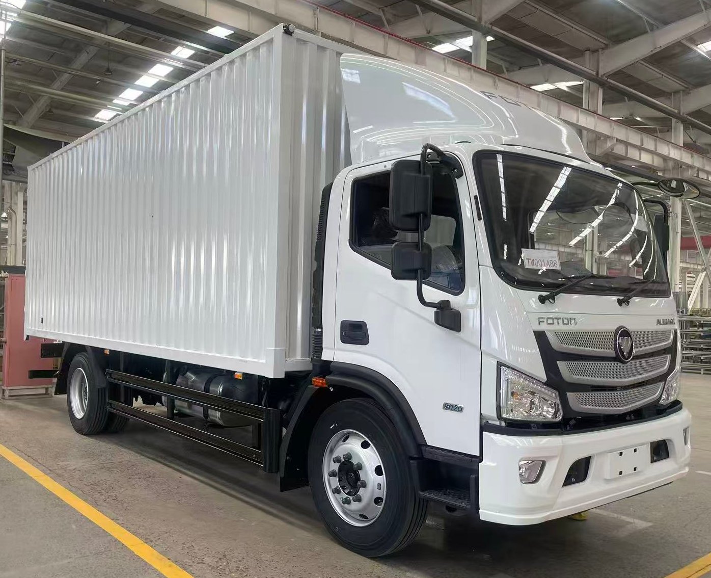 Foton Aumark S 12T Box Van Truck, Single Cab, 125hp, ZF 6MT, Euro III, RHD