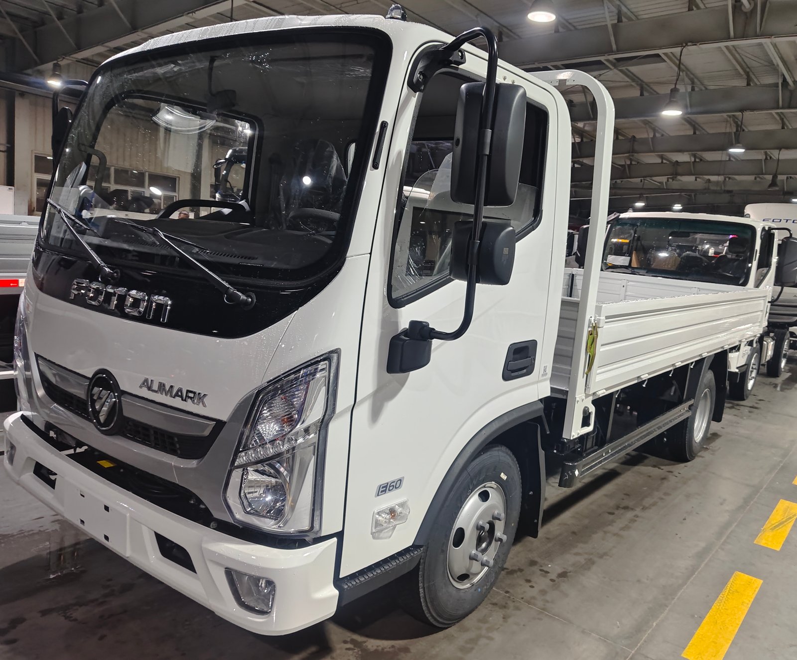 Foton Aumark E 6T Flatbed Cargo Truck, Single Cab, 76hp, 5MT, Euro III, LHD