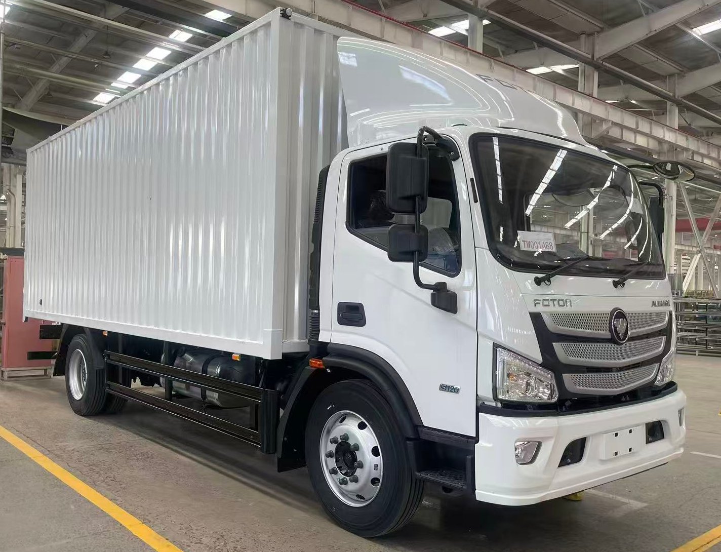 Foton Aumark S RHD Single-Cab Diesel Box Truck, GVW 12T / 8T Rear Axle, ZF 6MT, Euro III